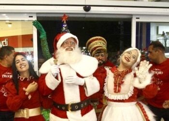 Natal mágico no Grand Shopping celebra chegada do Papai Noel
