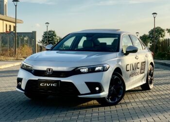 Preferido dos cearenses, Honda Civic conta com modelo híbrido na Honda Novaluz