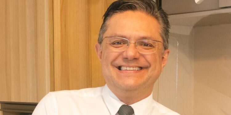 Dr. Leonardo Bezerra participa de Simpósio de Endometriose em Fortaleza