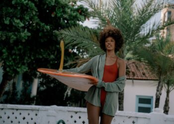 Ao Sol: Greenish lança coleção com modelagem confortável e tecidos leves