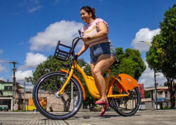 Fortaleza sobre duas rodas: roteiro turístico integra mobilidade e lazer com o Bicicletar