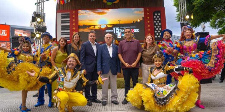 São João de Maracanaú é destaque em ativação do Ministério do Turismo em frente ao Obelisco em Buenos Aires, na Argentina